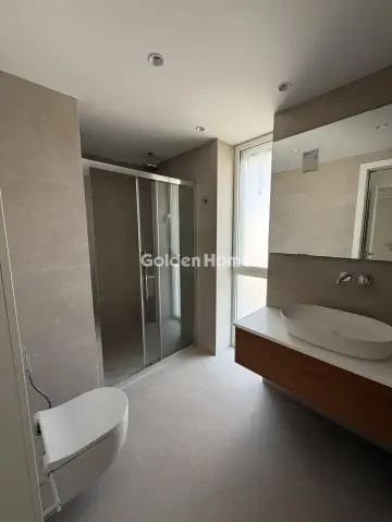 Floor Maisonette 200m<sup>2</sup> for rent photo 14