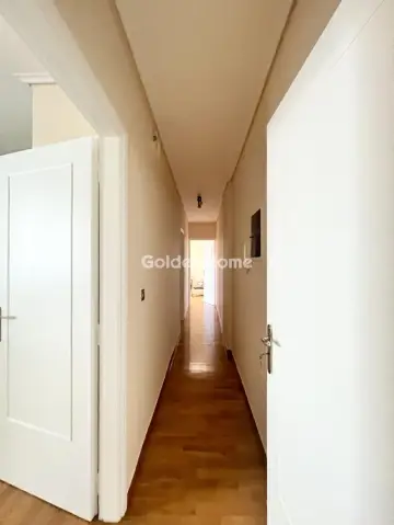 Floor Apartment 152m<sup>2</sup> for rent photo 5607488