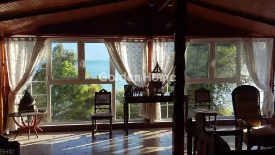 House 335m<sup>2</sup> for rent photo 12