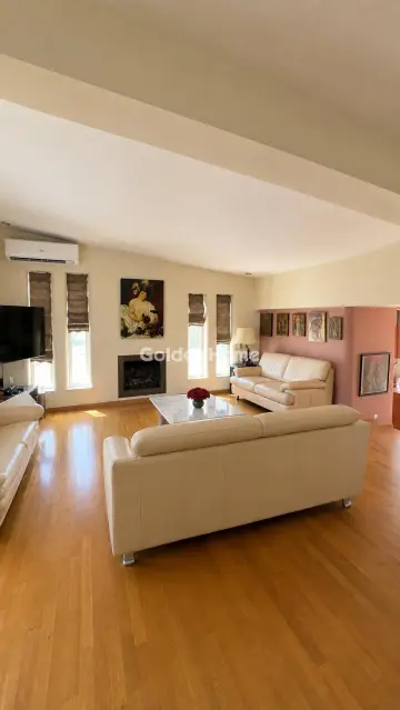 Independent Maisonette 200m<sup>2</sup> for sale photo 4