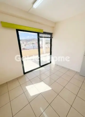 Office 200m<sup>2</sup> for rent photo 1