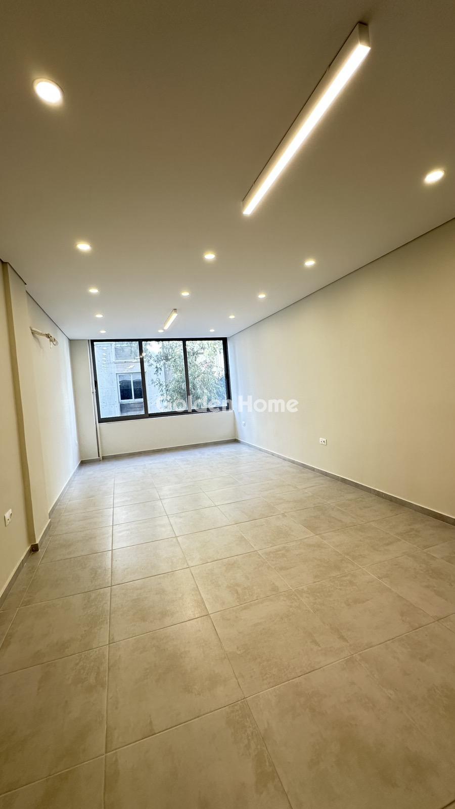 office στην Πειραιάς — Φωτογραφία 4 από 7