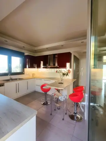 House 165m<sup>2</sup> for rent photo 1