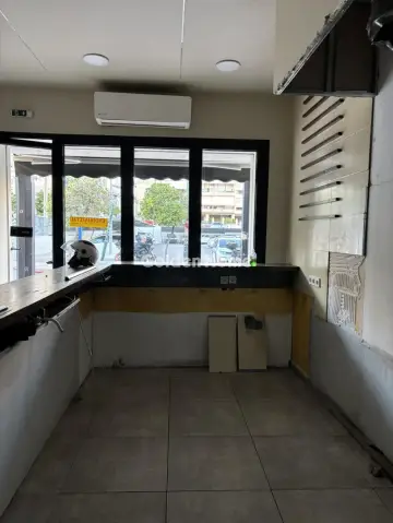 Store 97m<sup>2</sup> for rent photo 2