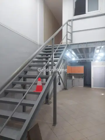 店铺 206m<sup>2</sup> for rent photo 1