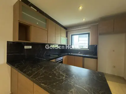Independent Maisonette 300m<sup>2</sup> for rent photo 5704966