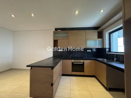 Independent Maisonette 300m<sup>2</sup> for rent photo 5704965