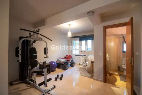 Independent Maisonette 222m<sup>2</sup> for rent photo 9